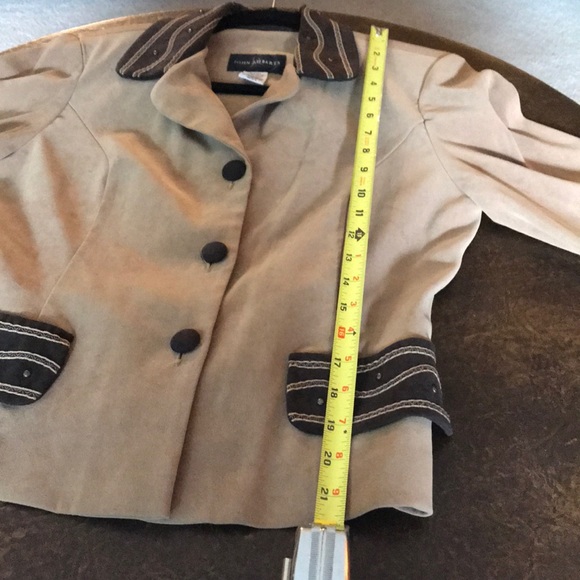 John Roberts Beautiful Blazer - Picture 7 of 8